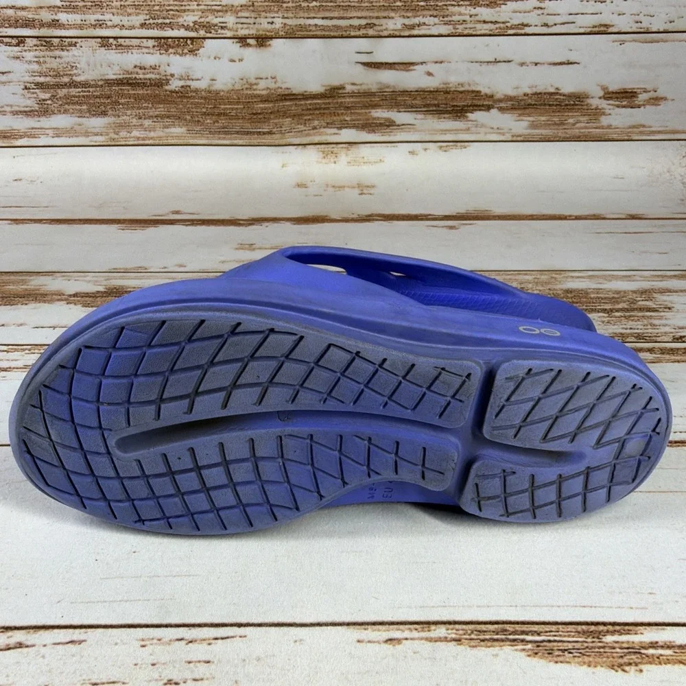 Oofos OOriginal Sandal Blue Flip Flop Mens 9 Womens 11 Used Stained Flawed